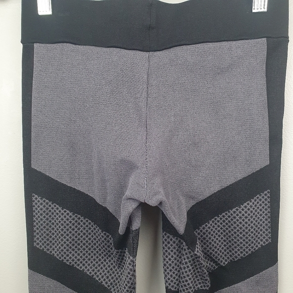 NUX Velocity Seamless Leggings Mid/Low Rise Black/Gray Women's Size S - Picture 8 of 10